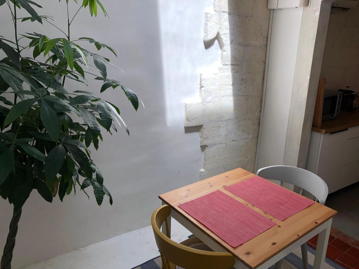Le Triplex Les Halles Intra Muros อาวีญง ภายนอก รูปภาพ